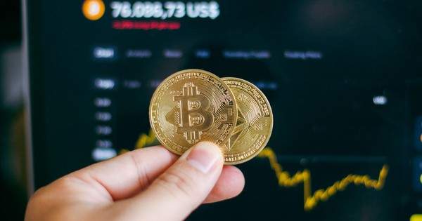 Bitcoin lình xình ngưỡng 76.000 USD: Dòng tiền chờ đợi gì?