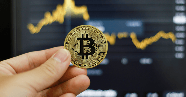 Bitcoin thủng mốc 79.000 USD sau lệnh bán khống 70 triệu USD
