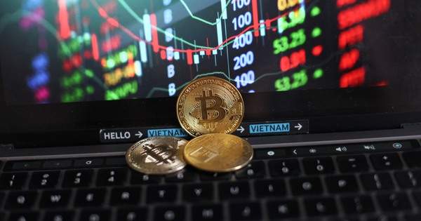 Bitcoin giữ mốc 61.000 USD trước áp lực rút vốn từ nhà đầu tư